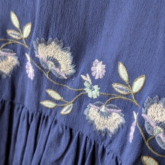 Alya Women's Size Small Blue Embroidered Florals Bell Hem Pullover Blouse - Picture 3 of 10